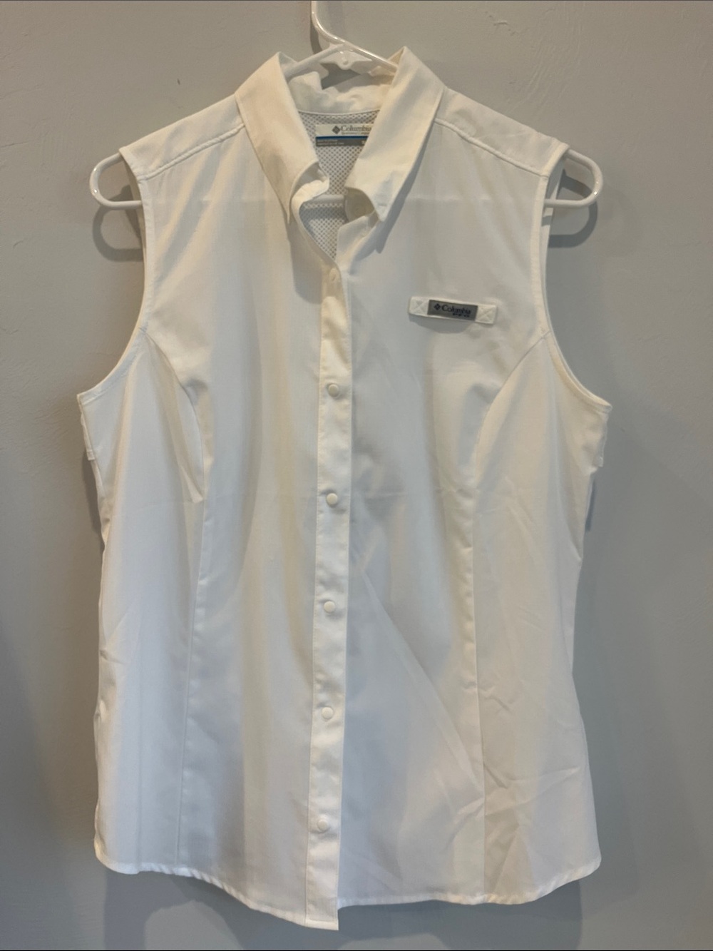 Columbia PFG button down tank. M